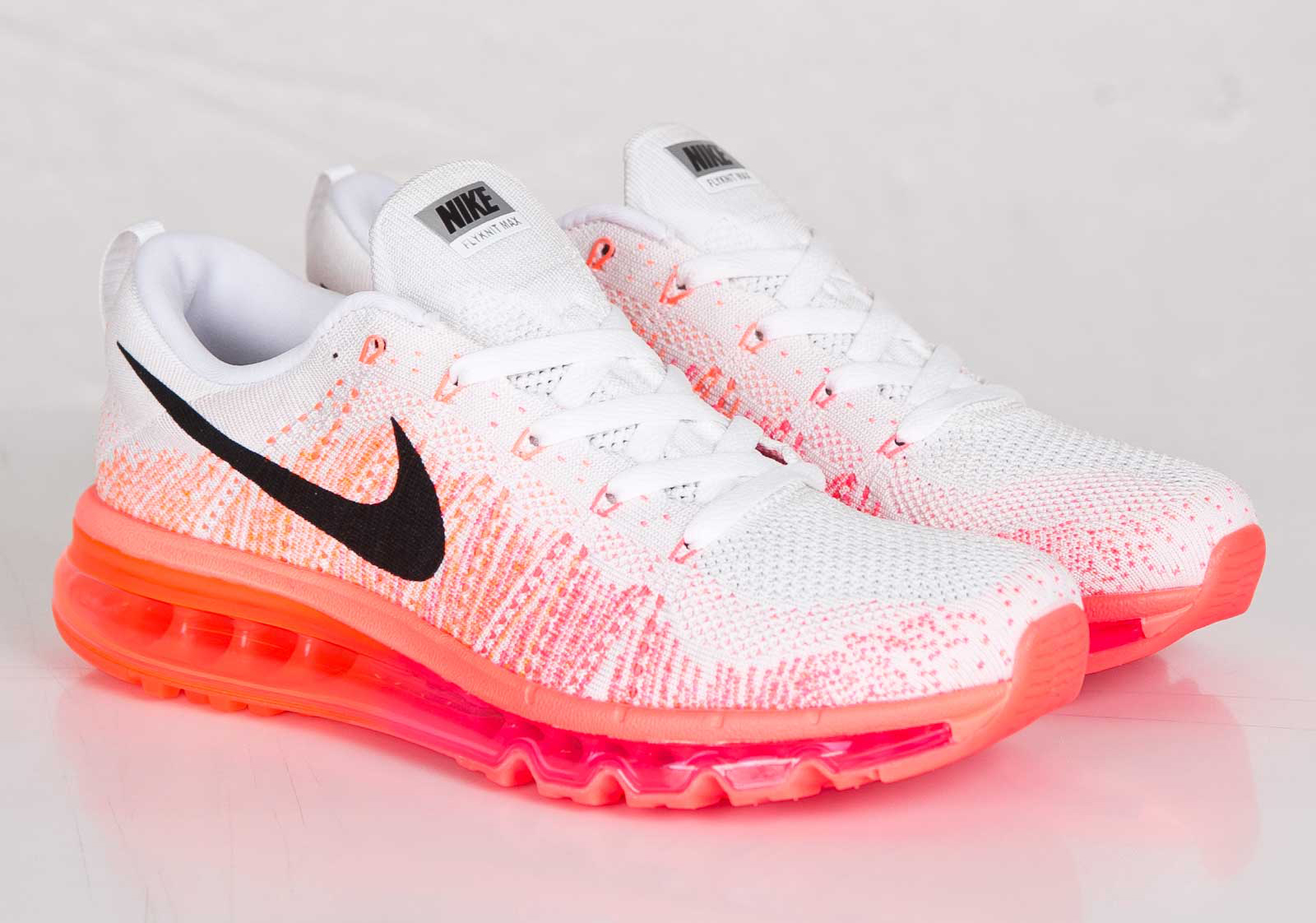 Nike Flyknit Air Max White Hyper Punch Bright Magenta 01
