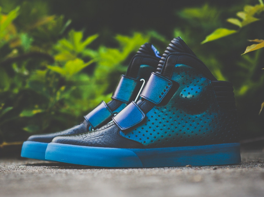 Nike Flykstepper 2K3 PRM QS "Iridescent" - Available