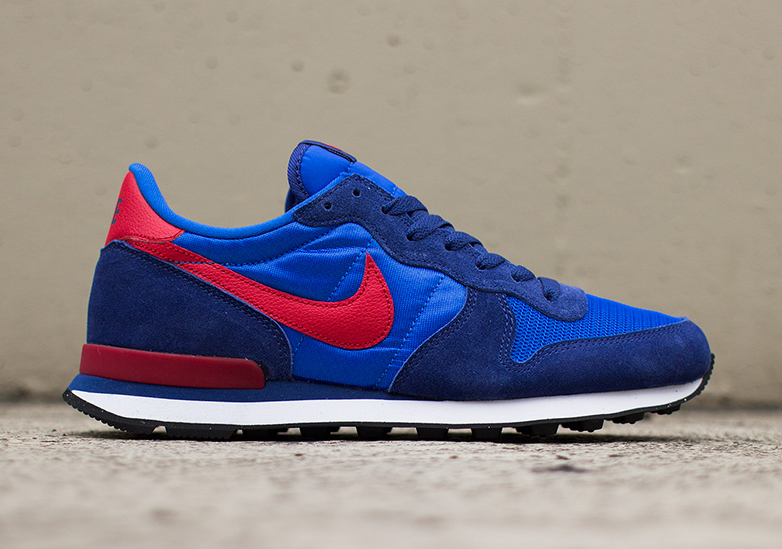 Nike Inernationalist Blue Red 01