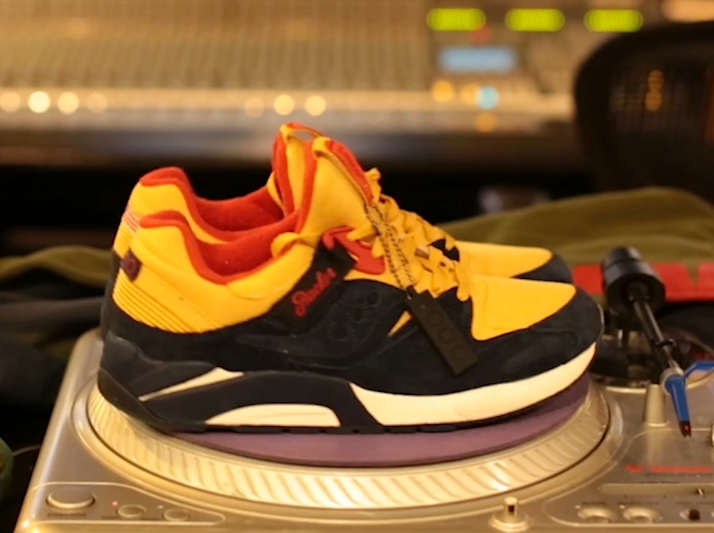 Packer Shoes Saucony Grid 9000 Snow Beach1