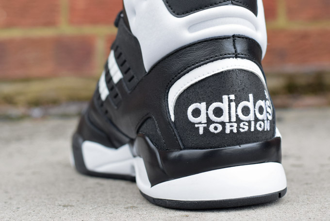 Adidas Torsion Artillery Lite 05