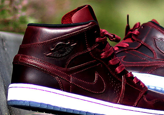 Air Jordan 1 Mid Nouveau "Team Red"