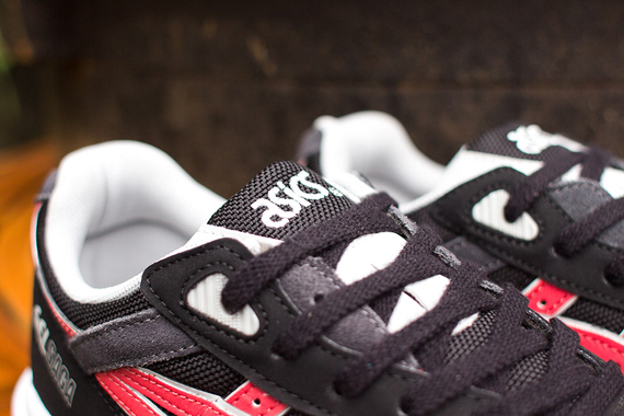 Asics Gel Saga Black Burgundy 05
