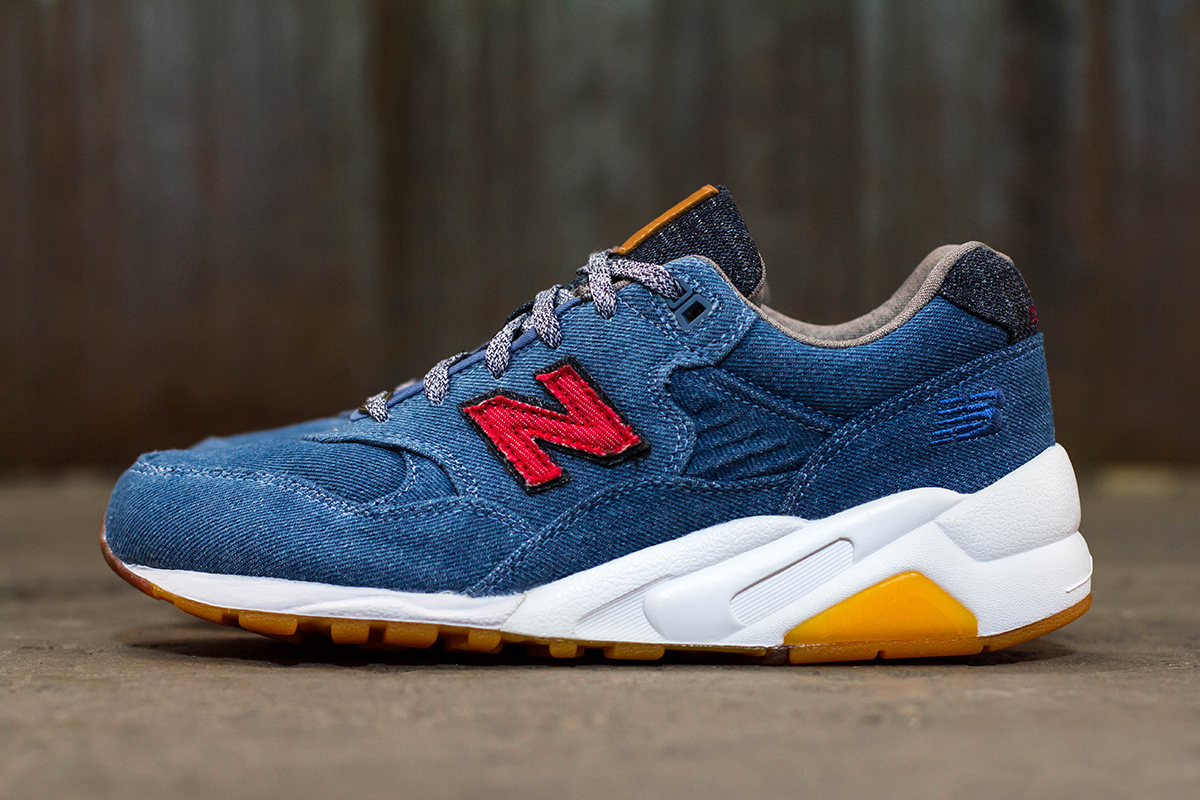 Capsule New Balance Mt580 Canadian Tuxedo Arriving Additional Retailers 02