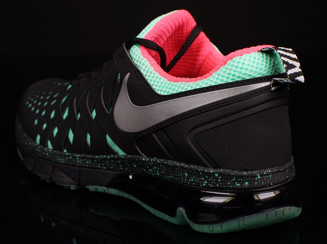 Nike Finger Trap Glow 3m Hyper Punch 02