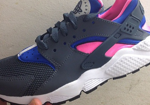 Nike Women's Air Huarache "Magenta"