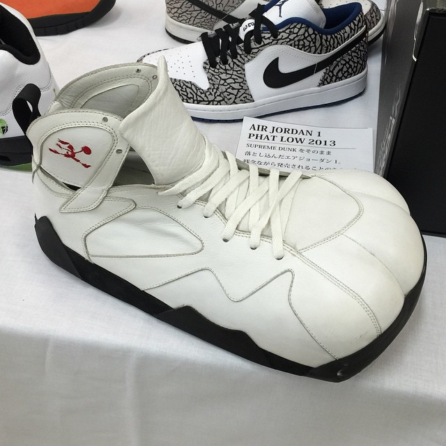 Air Jordan 7 Cardinal Bugs Bunny 01