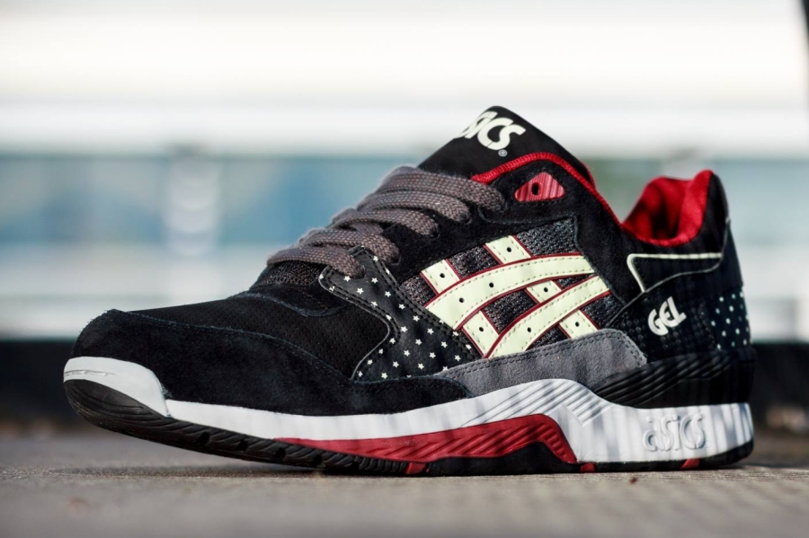 Asics Glow In The Dark Retros 08