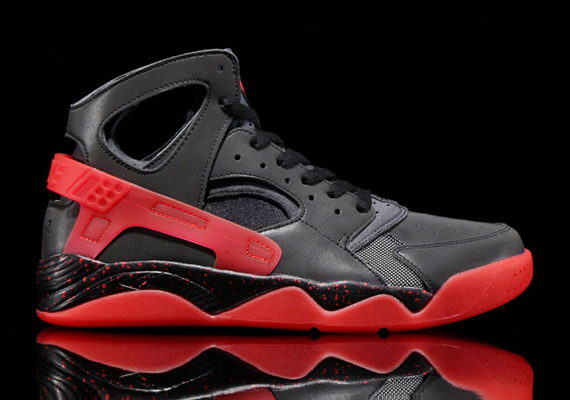 Nike Air Flight Huarache "Love/Hate" - Release Date