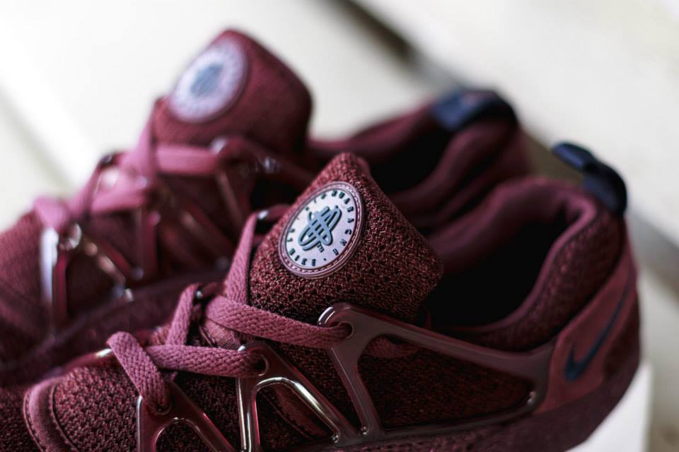 Nike Air Huarache Light Deep Burgundy Safari 01