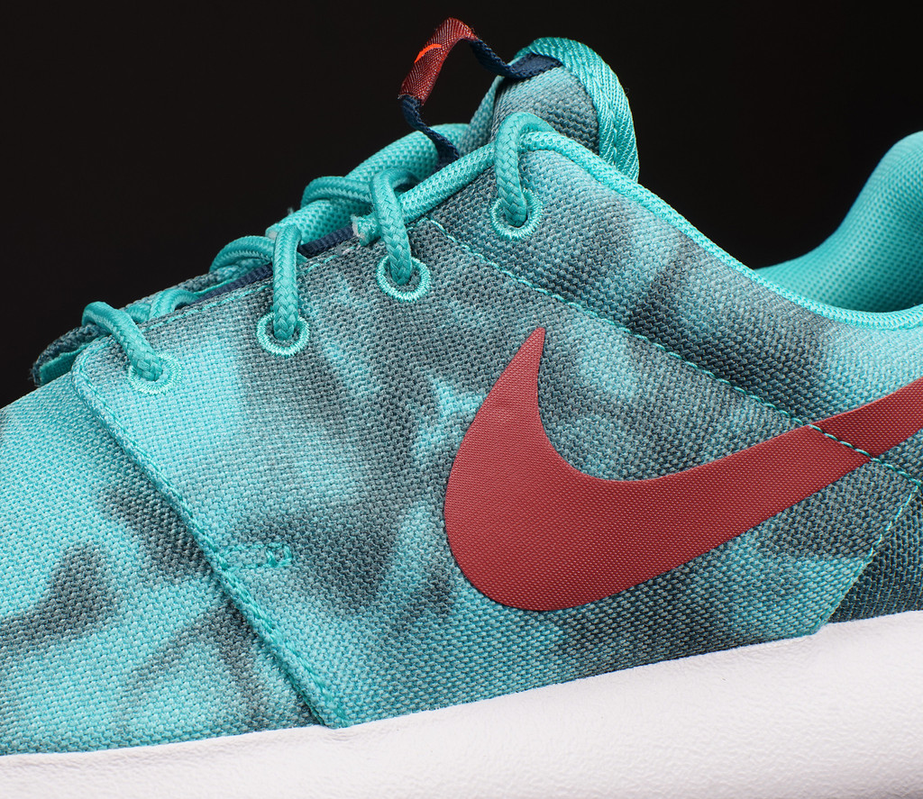 Nike Roshe Run Print Hyper Jade 01