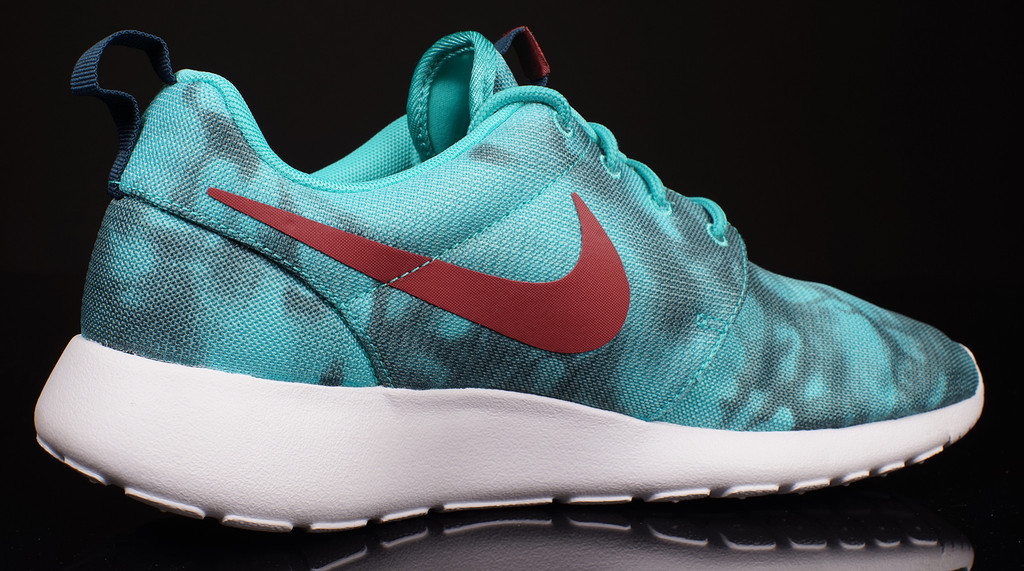 Nike Roshe Run Print Hyper Jade 02