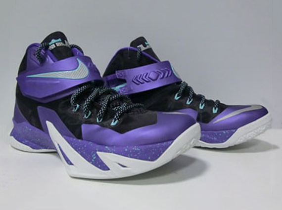 Nike Zoom LeBron Soldier 8 "Hornets"