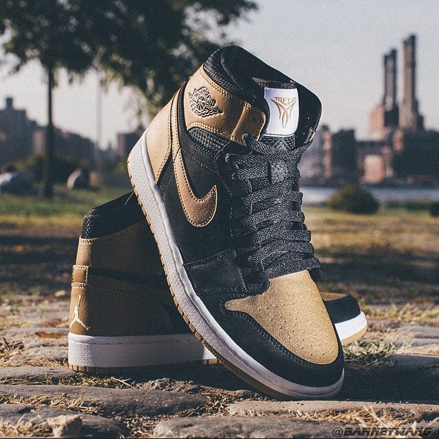 Air Jordan 1 Mid Melo 01