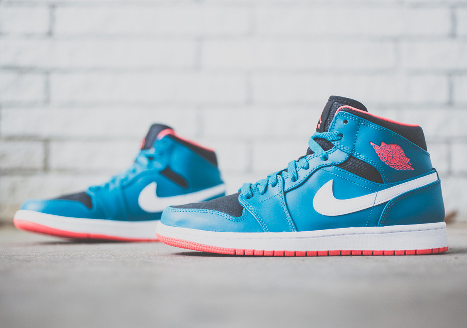 Air Jordan 1 Mid Tropical Teal Infrared 23 02