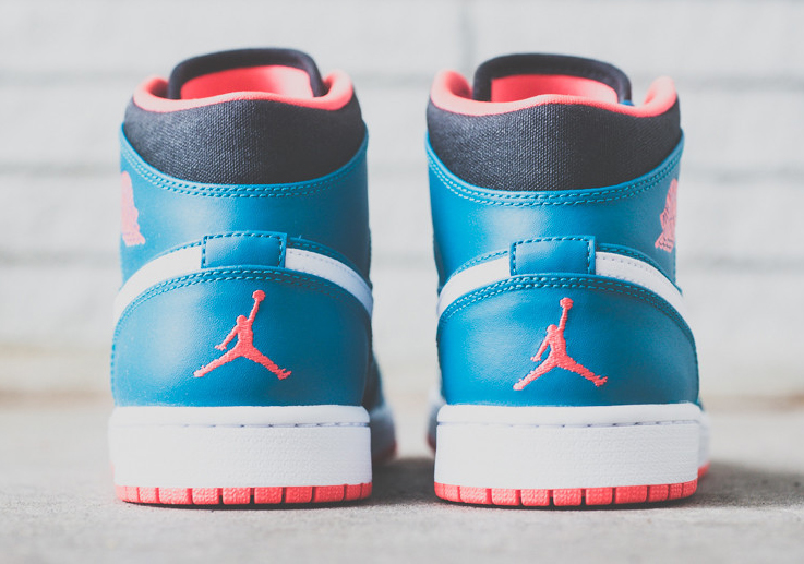Air Jordan 1 Mid Tropical Teal Infrared 23 04
