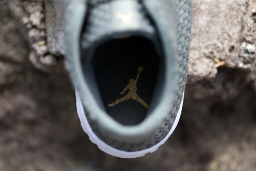 Air Jordan Future Iron Green White 04