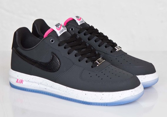 Nike Lunar Force 1 Anthracite Black Hyper Pink 01