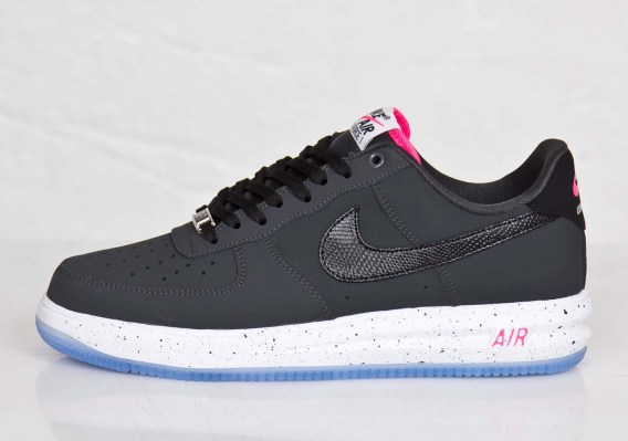 Nike Lunar Force 1 Anthracite Black Hyper Pink 02