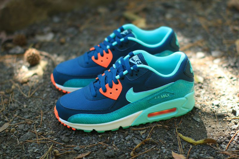 Nike Wmns Air Max 90 Space Blue Hyper Turquoise 02
