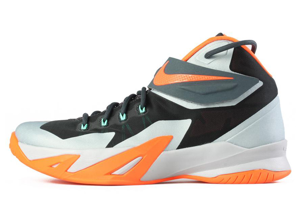 Nike Zoom Lebron Soldier 8 Dark Magnet Grey Hyper Crimson 02