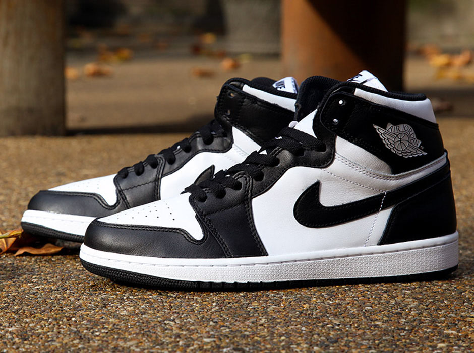 Detailed Air Jordan 1 Retro High Og Black White 01