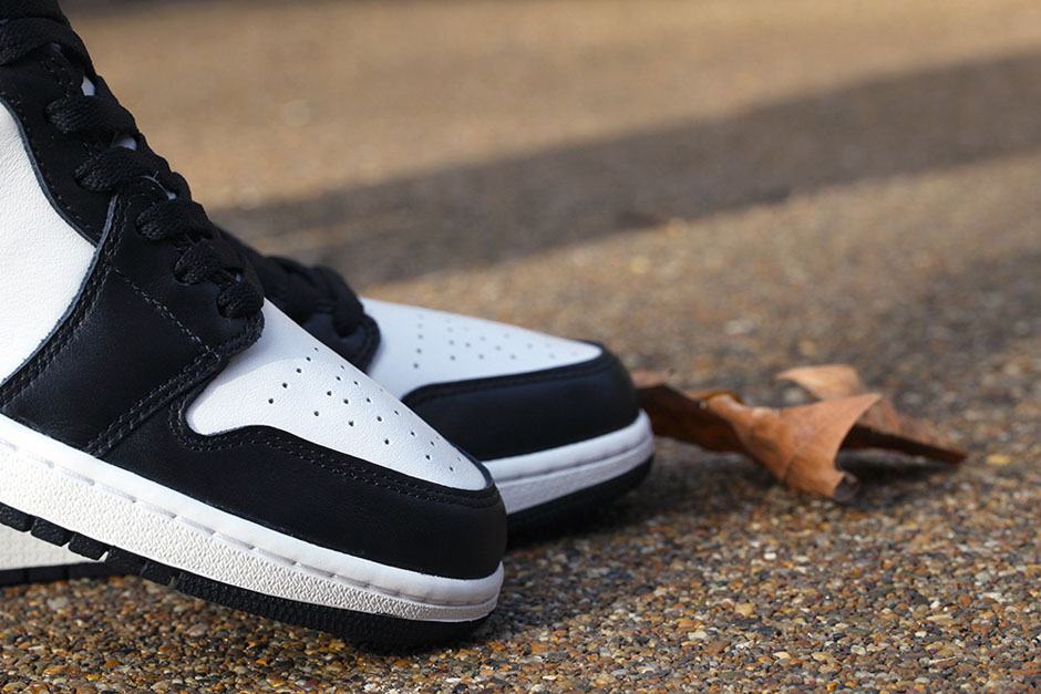 Detailed Air Jordan 1 Retro High Og Black White 06