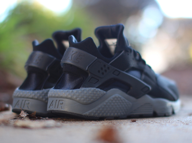 Nike Air Huarache "Black/Grey" - Available