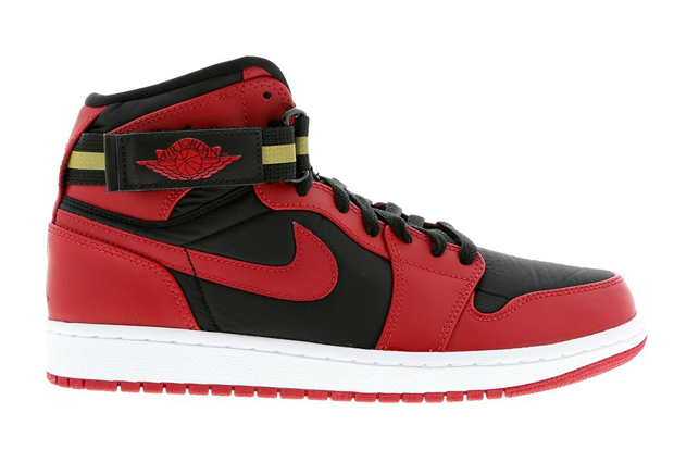 Air Jordan 1 High Strap Availble Europe 01