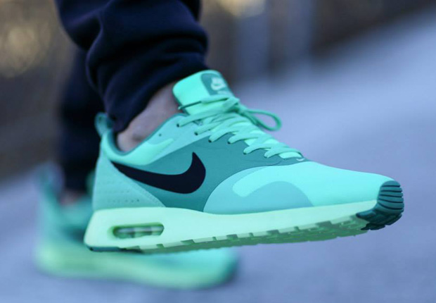 Nike Air Max Tavas - Green Glow