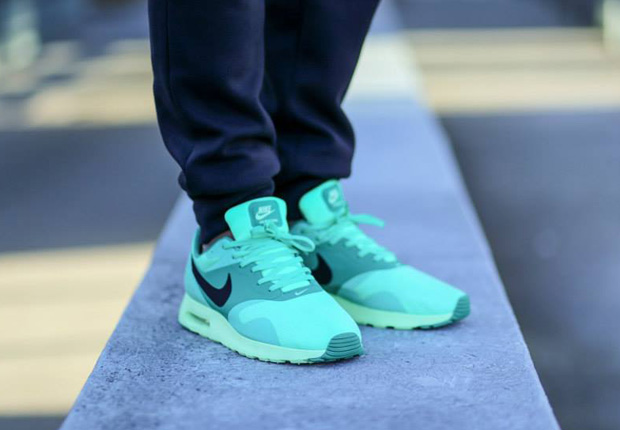 Nike Air Max Tavas Green Glow 2