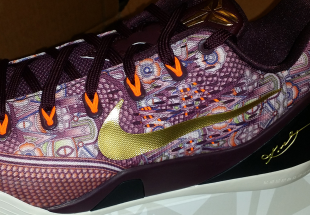 Nike Kobe 9 Em Villain Red Bright Crimson Metallic Gold 01