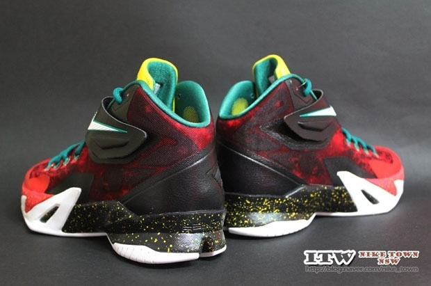 Nike Lebron Zoom Soldier 8 Christmas 05