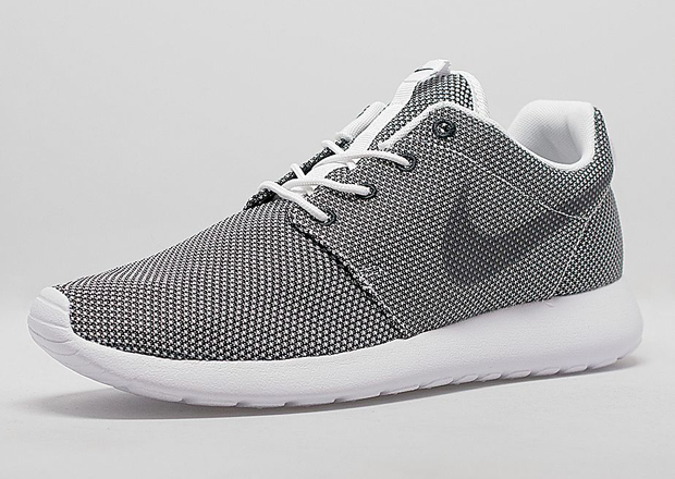 Nike Roshe Run Black White Mesh 1