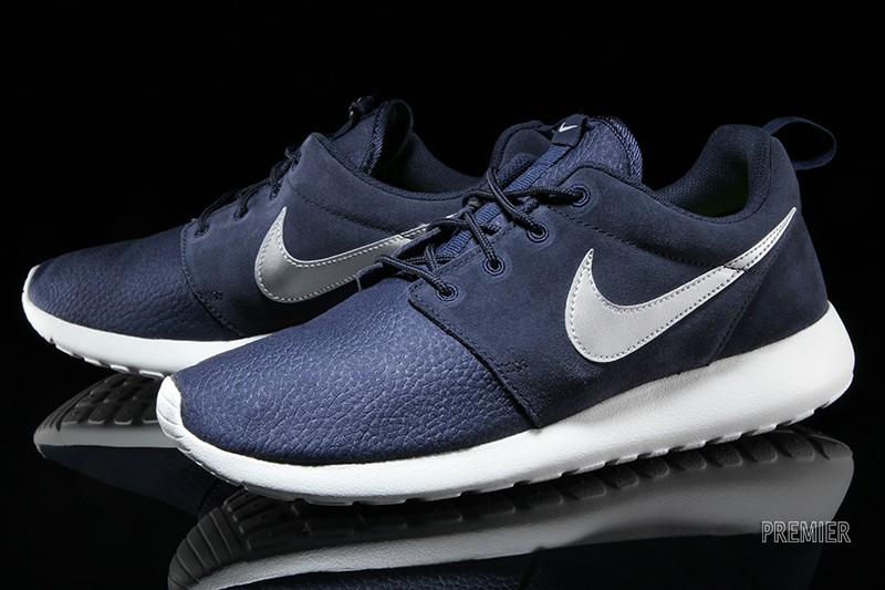 Nike Roshe Run Suede Obsidian Silver 03