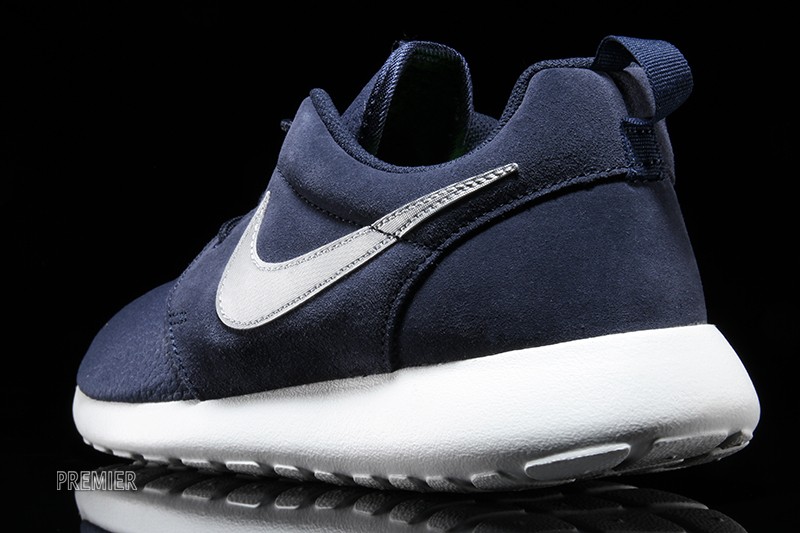 Nike Roshe Run Suede Obsidian Silver 04