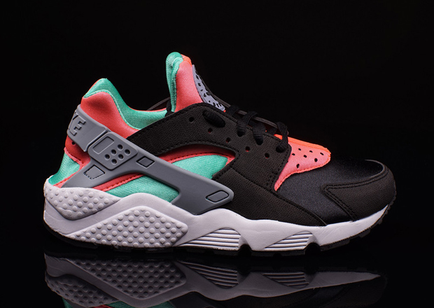 Nike Wmns Air Huarache Black Mint Hot Lava 2