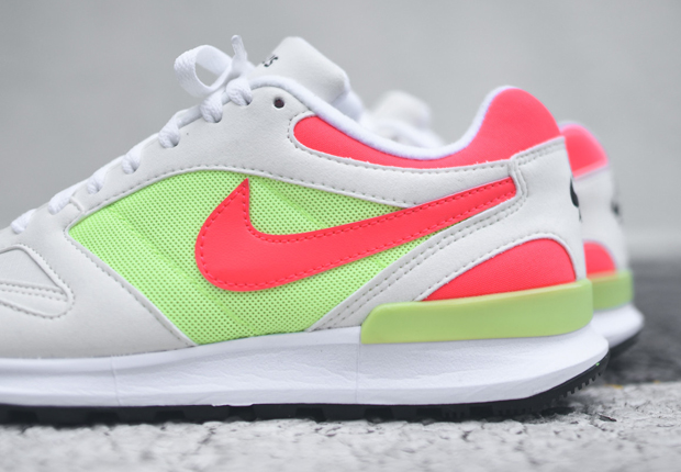 Nike Air Pegasus Racer Hot Lime Solar Red 1