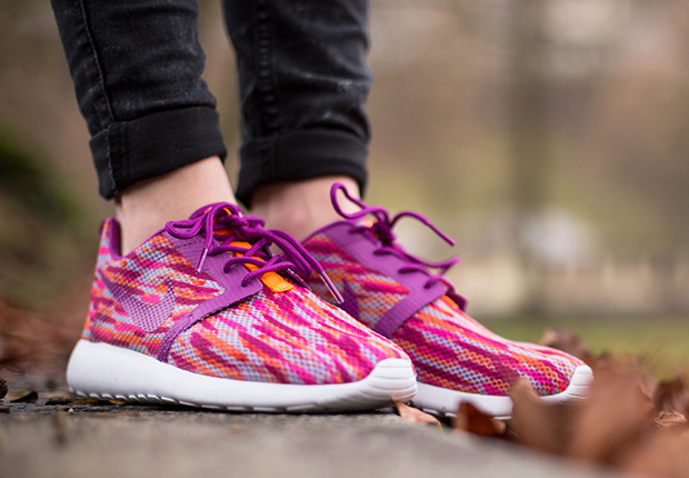 Nike Roshe Run Flight Gs Bold Berry Total Orange Pink Pow 6