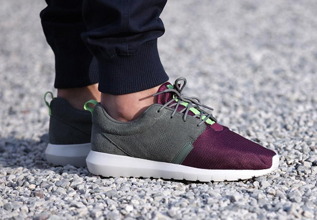 Nike Roshe Run Nm Villain Red Light Stone Poison Green 11