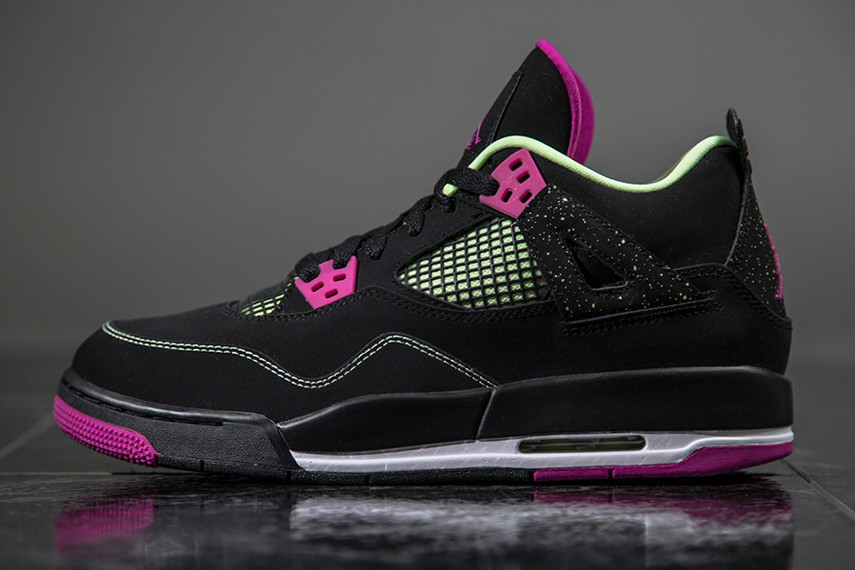 Air Jordan 4 Girls Fuchsia Force Arriving 021