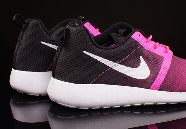 Nike Roshe Run Flight Weight Gs Pink Pow Black 3