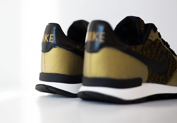 Nike Sportswear Womens Jacquard Bronzine Pack Internationalist 3