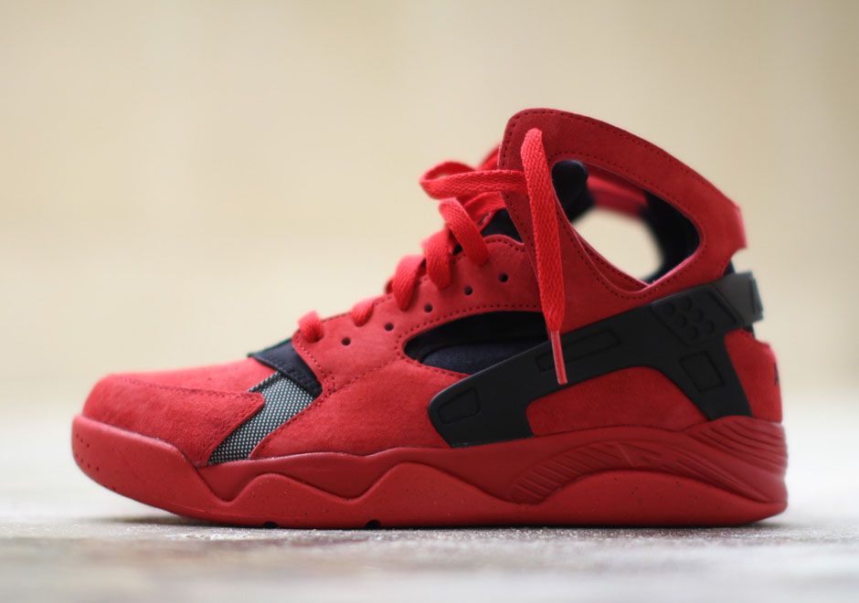 Nike Air Flight Huarache "University Red" - Available