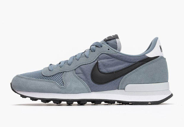 Nike Internationalist "Blue Graphite"