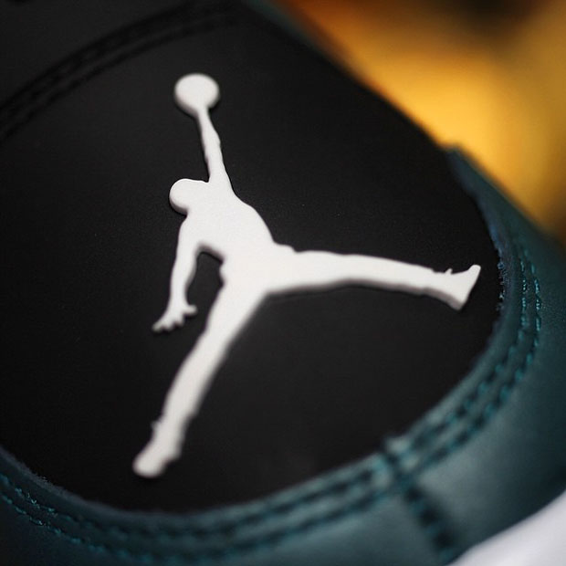 Detailed Look At Air Jordan 4 Teal 08