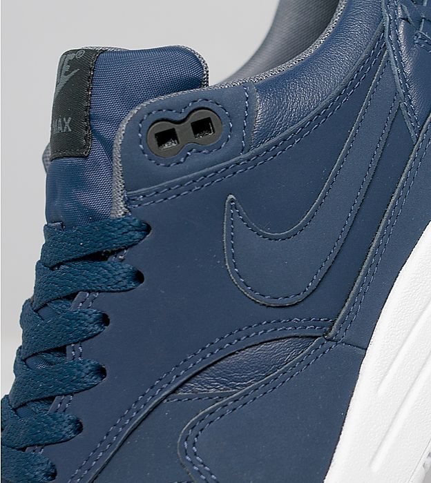 nike-air-max-1-woven-detailed-look-07