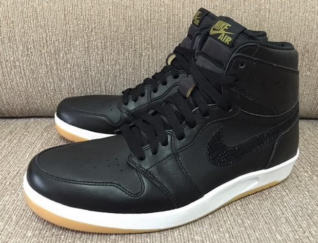 Air Jordan 1 Hybrid Black Gum 1
