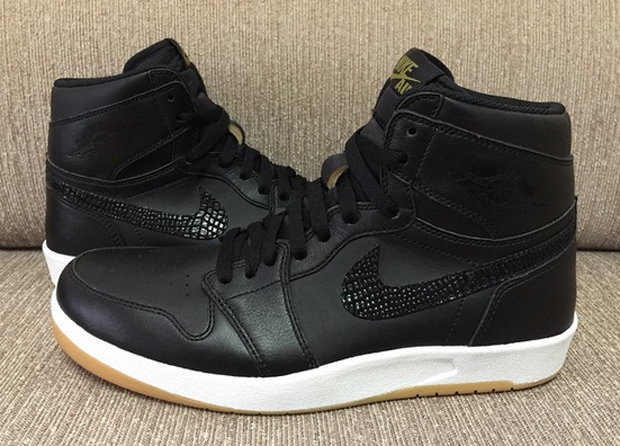 Air Jordan 1 Hybrid Black Gum 2