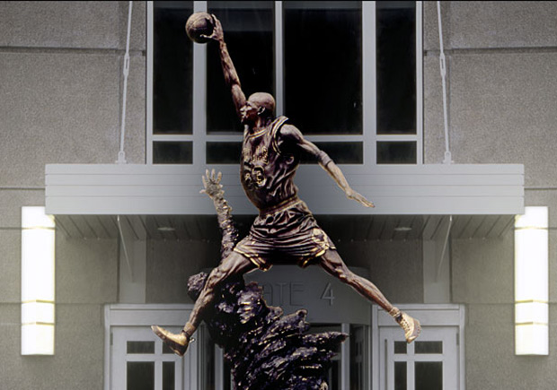 Air Jordan 9 Statue
